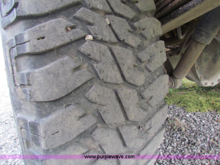 image for item E8137 1997 Chevrolet C2500 pickup truck