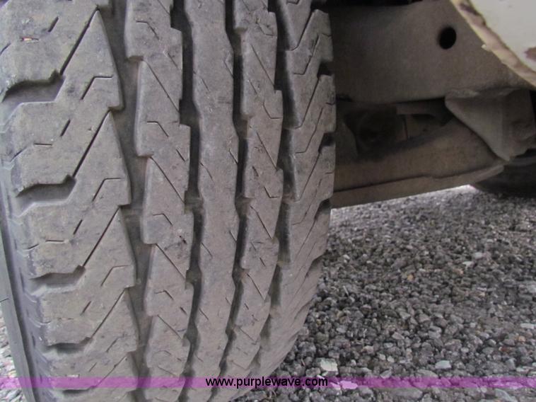 image for item E8137 1997 Chevrolet C2500 pickup truck