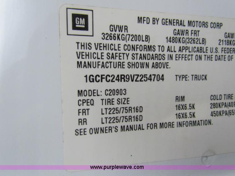 image for item E8137 1997 Chevrolet C2500 pickup truck