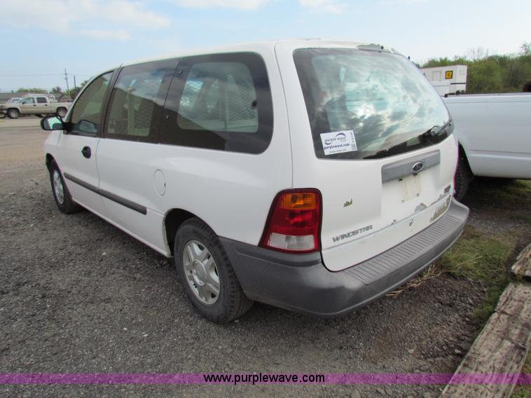 image for item E8138 1999 Ford Windstar minivan