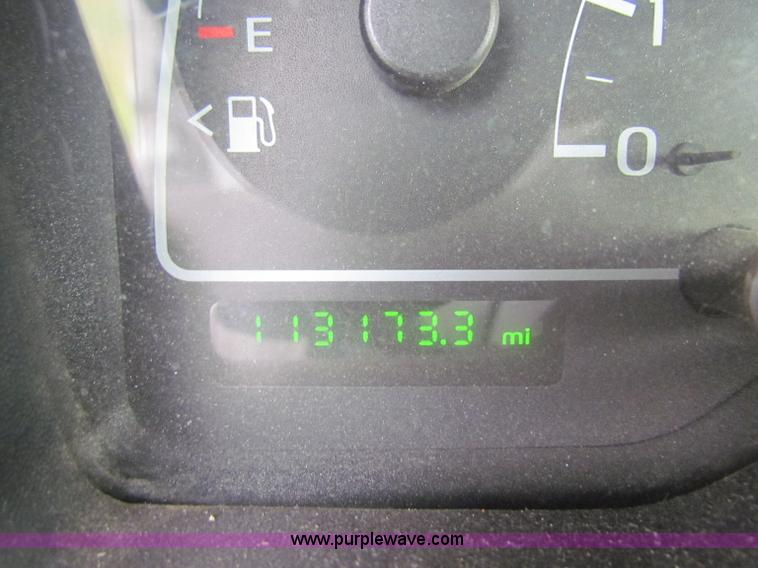 image for item E8138 1999 Ford Windstar minivan