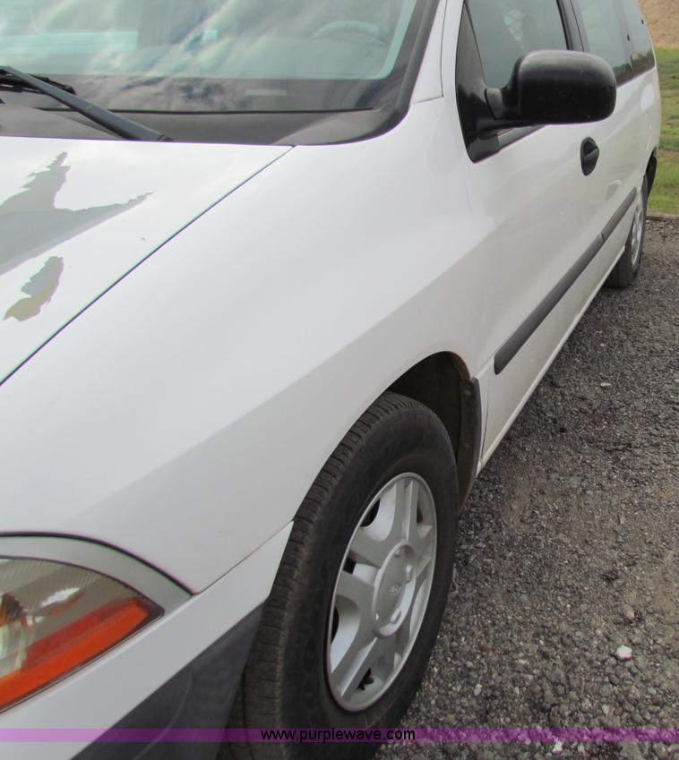 image for item E8138 1999 Ford Windstar minivan
