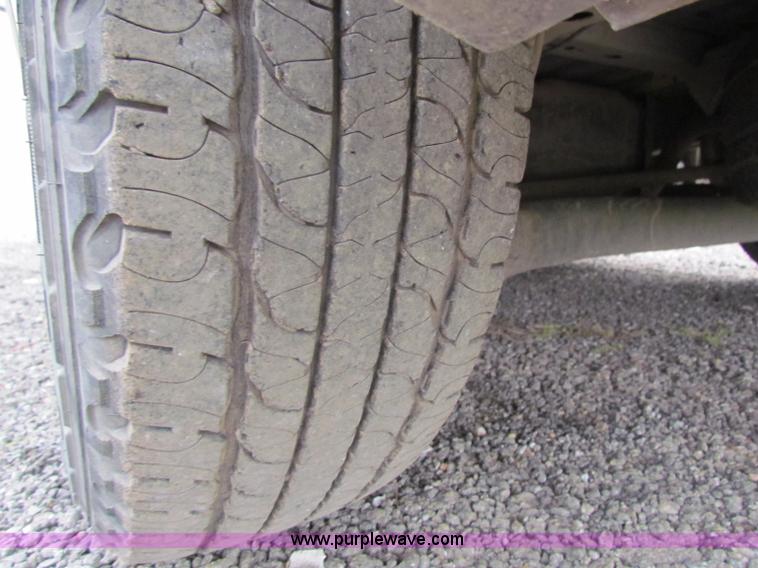 image for item E8138 1999 Ford Windstar minivan