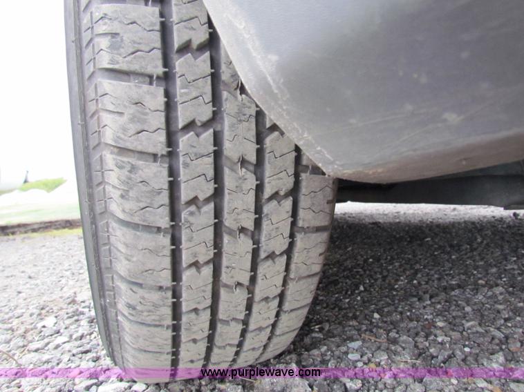 image for item E8138 1999 Ford Windstar minivan