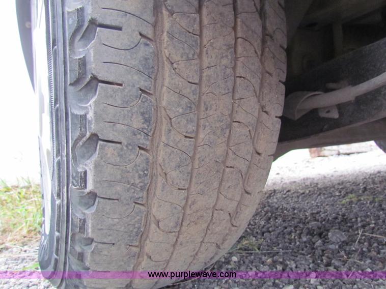 image for item E8138 1999 Ford Windstar minivan