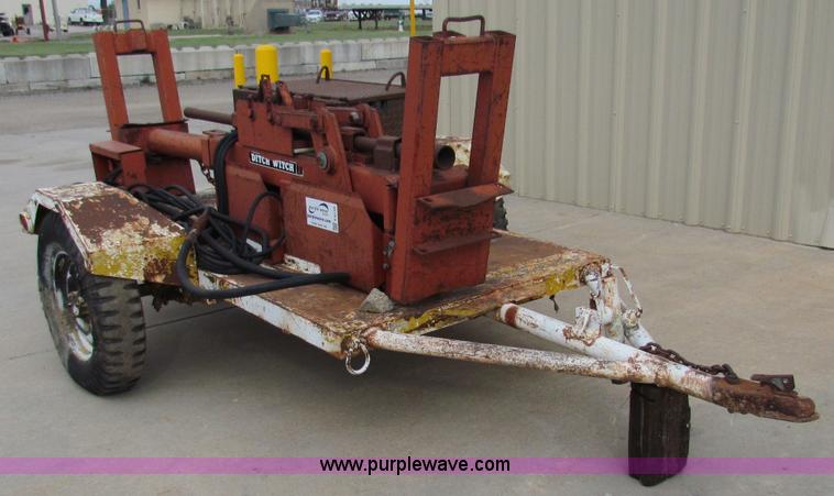 image for item E8139 Ditch Witch trailer mounted hydraulic pipe pushing jack