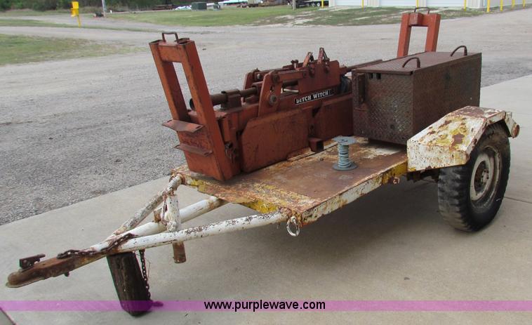 image for item E8139 Ditch Witch trailer mounted hydraulic pipe pushing jack