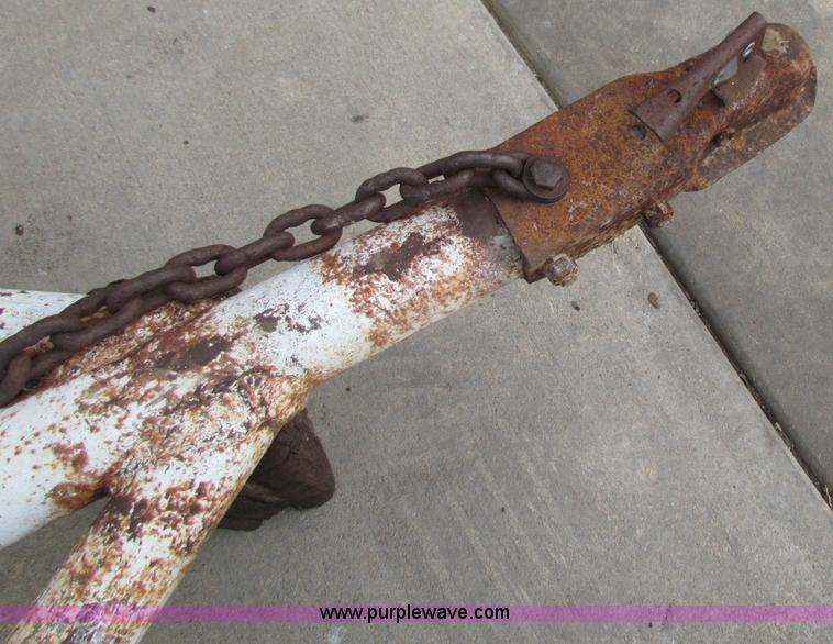 image for item E8139 Ditch Witch trailer mounted hydraulic pipe pushing jack