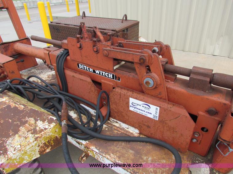 image for item E8139 Ditch Witch trailer mounted hydraulic pipe pushing jack