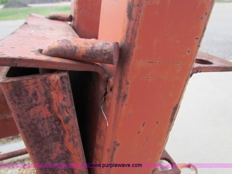 image for item E8139 Ditch Witch trailer mounted hydraulic pipe pushing jack