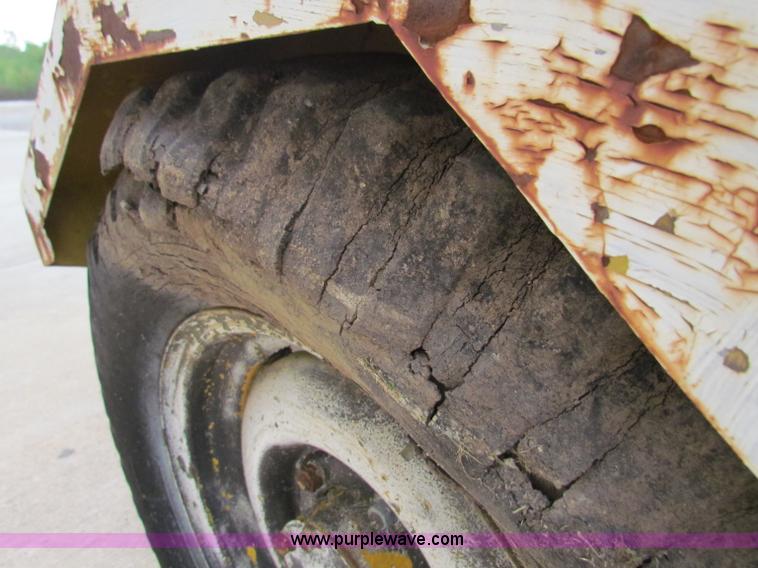 image for item E8139 Ditch Witch trailer mounted hydraulic pipe pushing jack