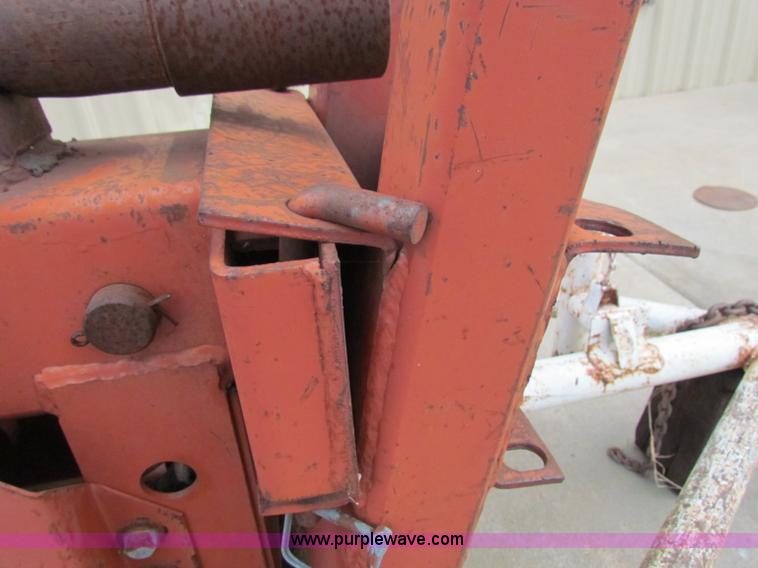 image for item E8139 Ditch Witch trailer mounted hydraulic pipe pushing jack