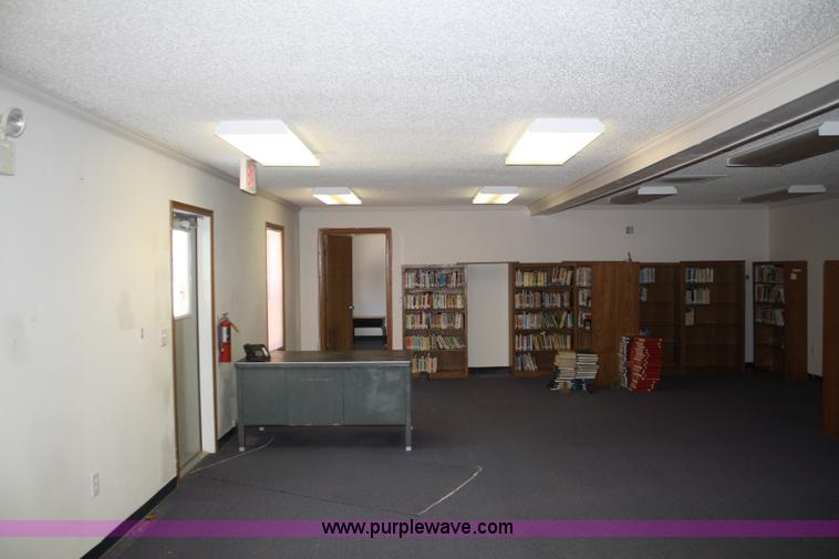 image for item F2528 Mobile classroom with step