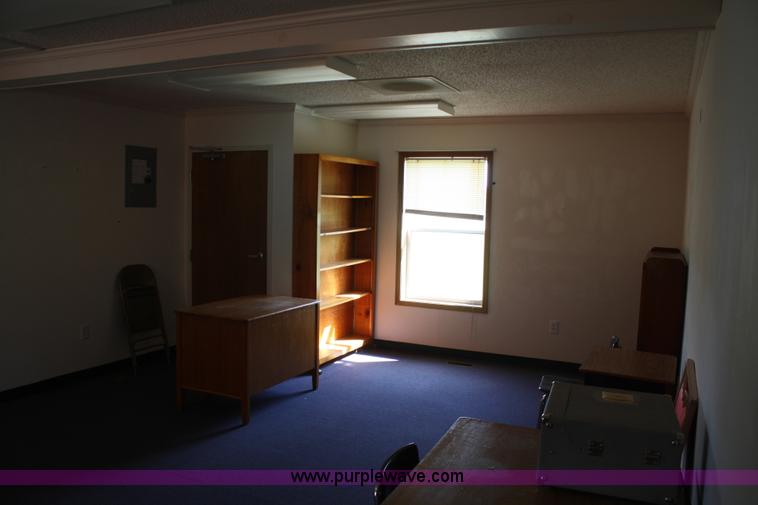 image for item F2528 Mobile classroom with step