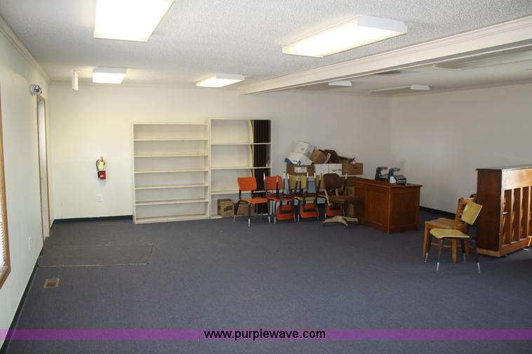 image for item F2529 Mobile classroom with step