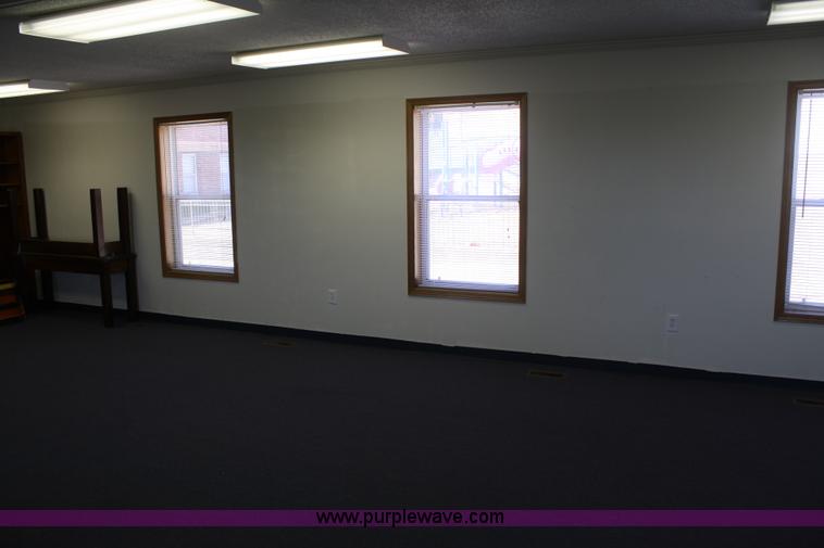 image for item F2529 Mobile classroom with step