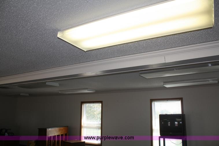 image for item F2529 Mobile classroom with step