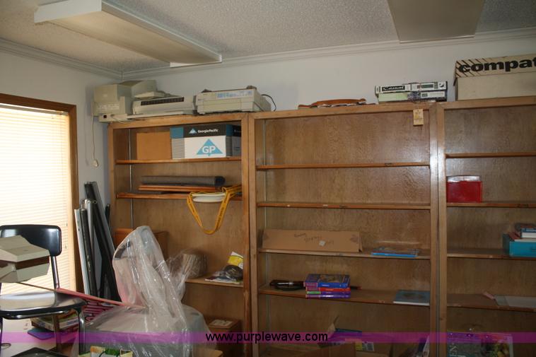 image for item F2529 Mobile classroom with step