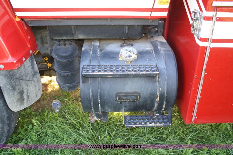 image for item F2580 1982 Ford 8000 tanker truck