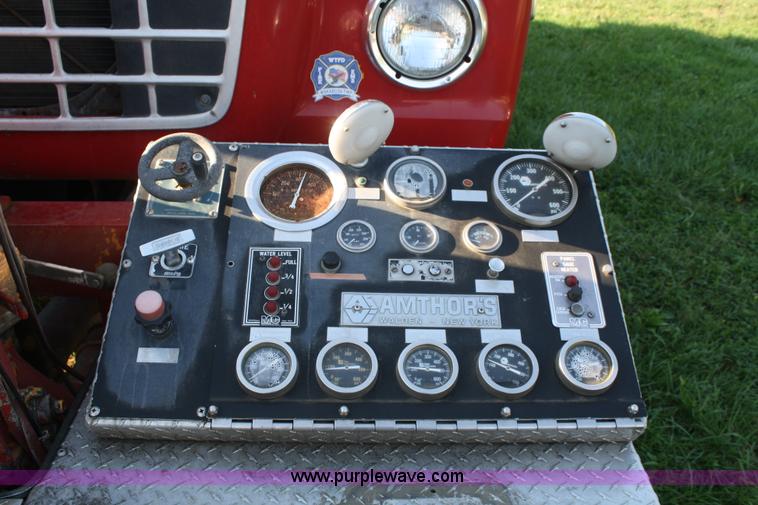 image for item F2580 1982 Ford 8000 tanker truck