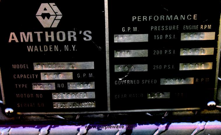 image for item F2580 1982 Ford 8000 tanker truck