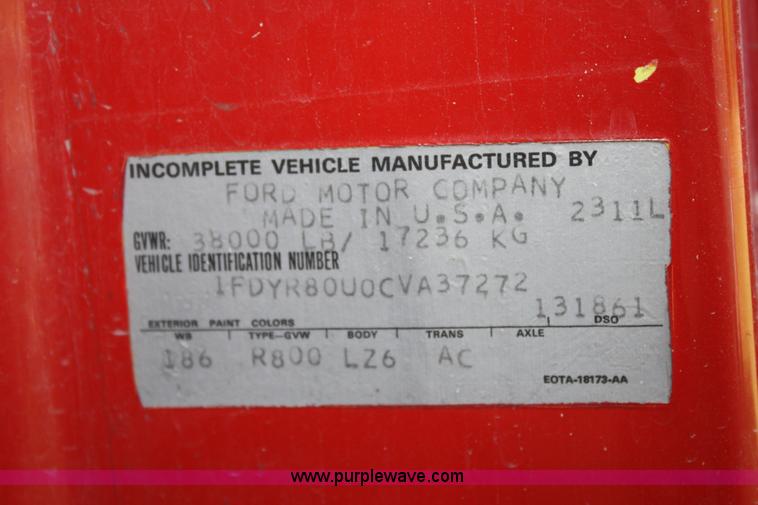 image for item F2580 1982 Ford 8000 tanker truck