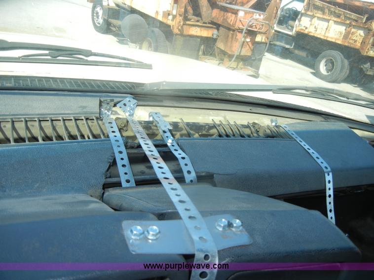 image for item F2627 1999 Chevrolet C8500 dump truck