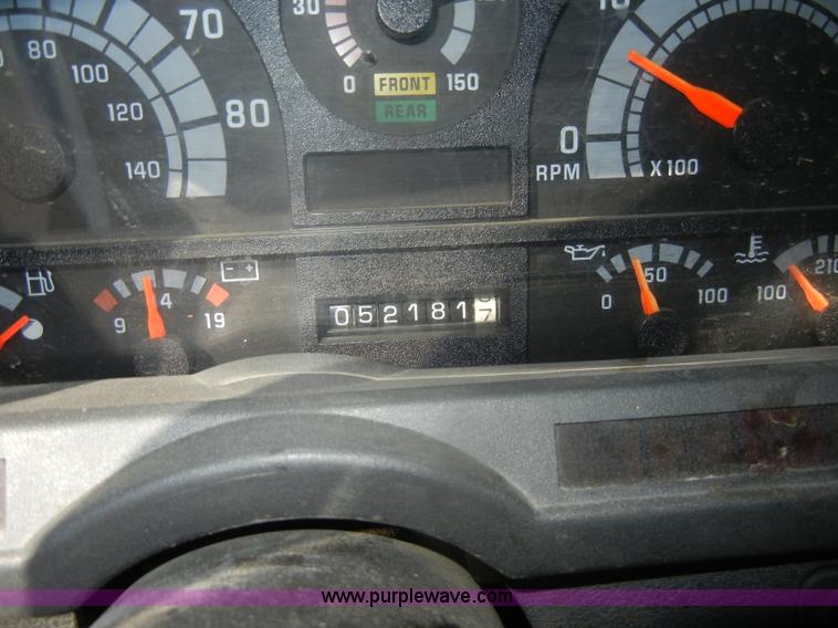 image for item F2627 1999 Chevrolet C8500 dump truck