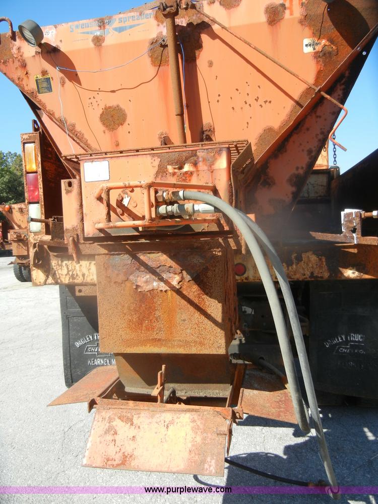 image for item F2627 1999 Chevrolet C8500 dump truck