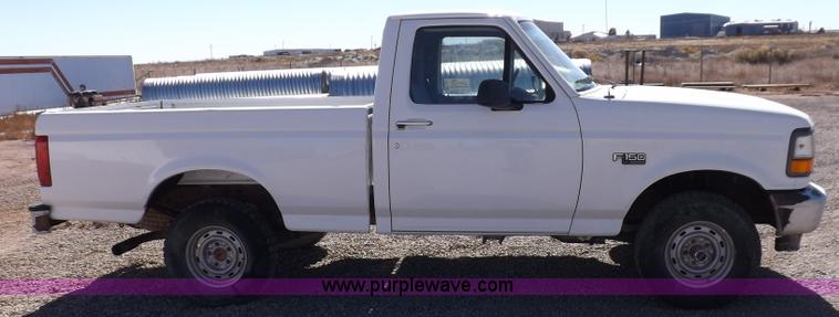 image for item F6212 1995 Ford F150 XL pickup truck