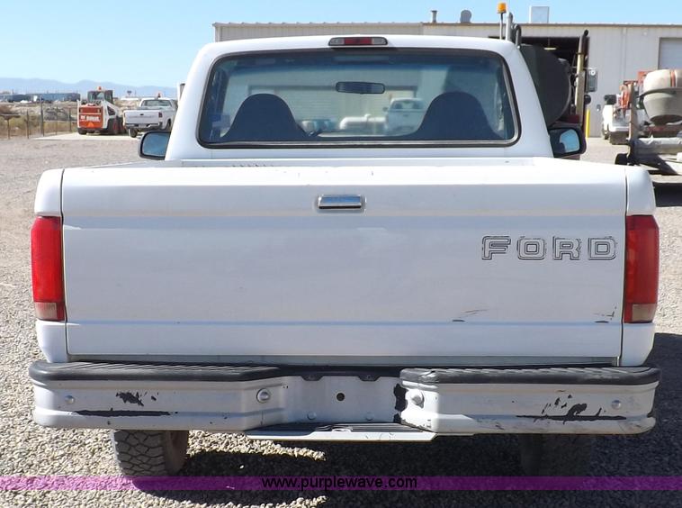 image for item F6212 1995 Ford F150 XL pickup truck