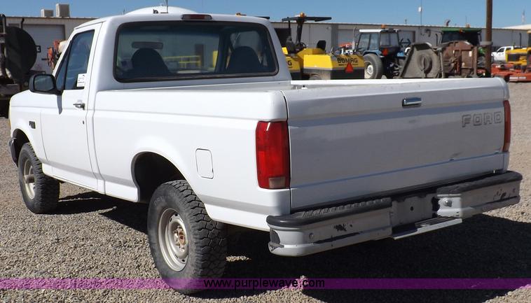 image for item F6212 1995 Ford F150 XL pickup truck