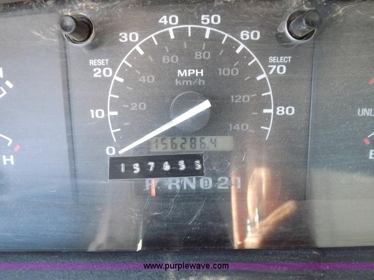 image for item F6212 1995 Ford F150 XL pickup truck