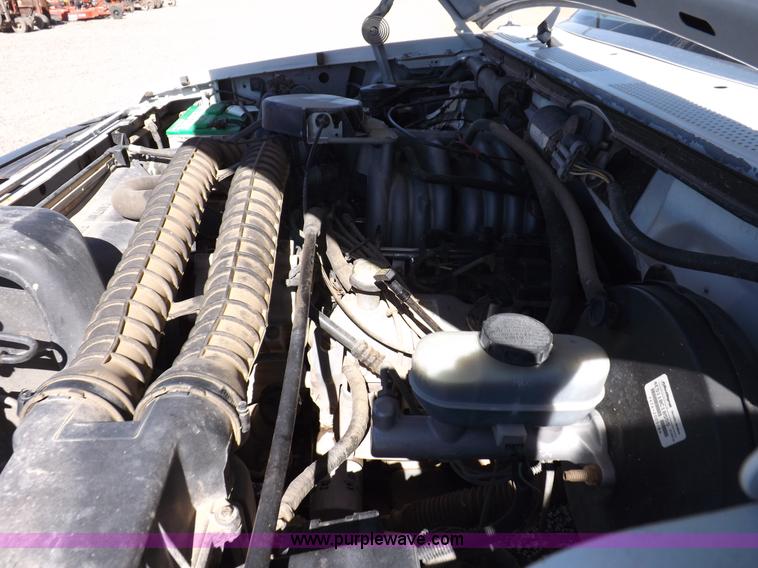 image for item F6212 1995 Ford F150 XL pickup truck