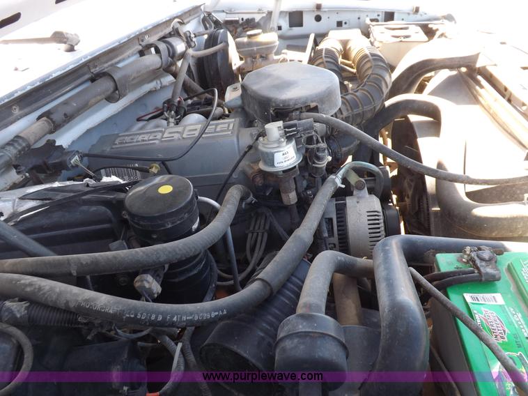 image for item F6212 1995 Ford F150 XL pickup truck