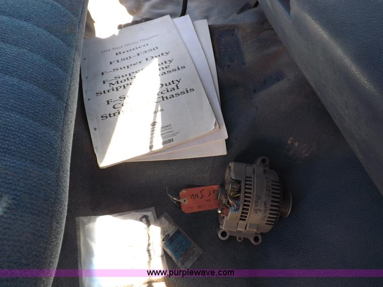 image for item F6212 1995 Ford F150 XL pickup truck