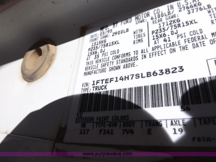 image for item F6212 1995 Ford F150 XL pickup truck