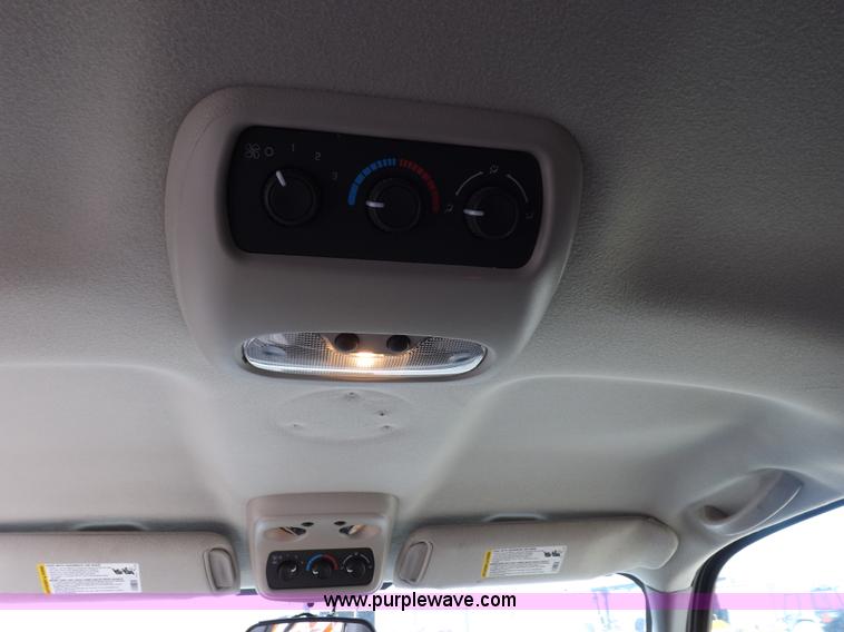 image for item F6213 2004 Chevrolet Tahoe K1500 SUV