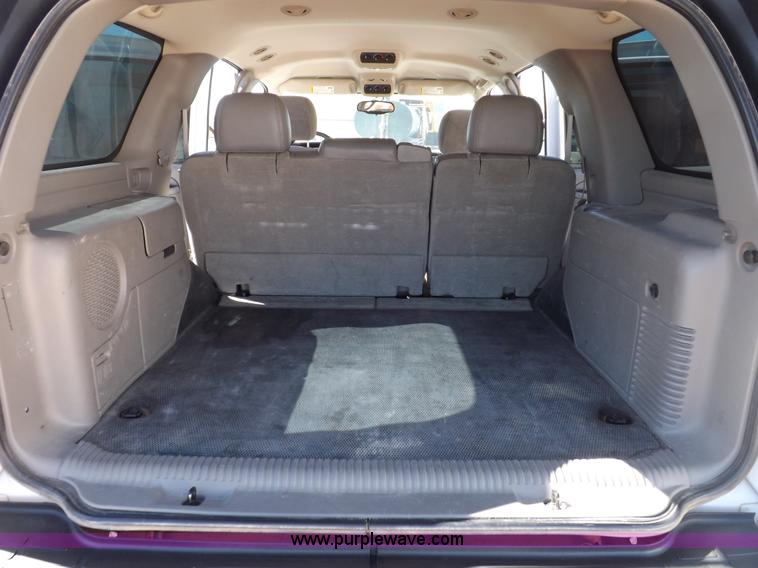 image for item F6213 2004 Chevrolet Tahoe K1500 SUV