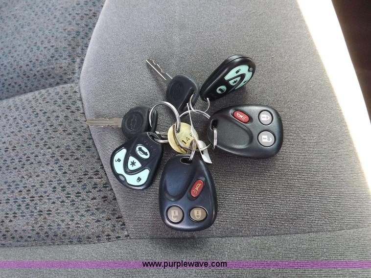 image for item F6213 2004 Chevrolet Tahoe K1500 SUV