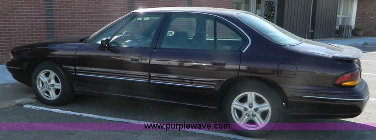 image for item G7504 1999 Pontiac Bonneville SE