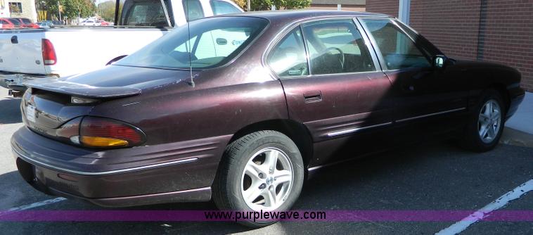 image for item G7504 1999 Pontiac Bonneville SE