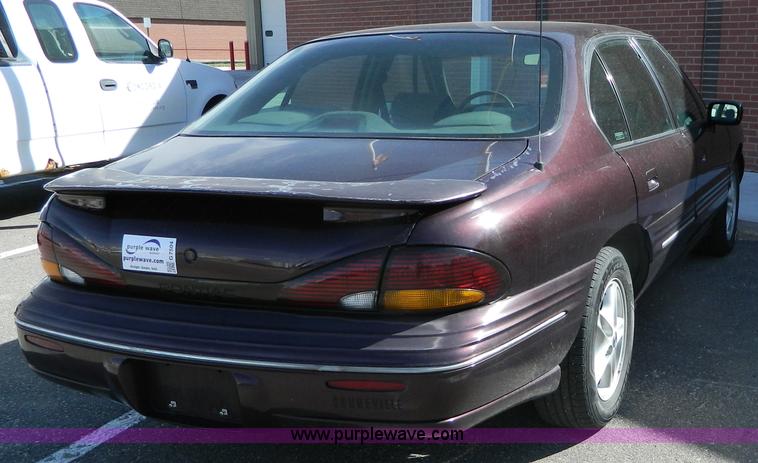 image for item G7504 1999 Pontiac Bonneville SE