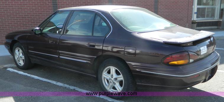 image for item G7504 1999 Pontiac Bonneville SE