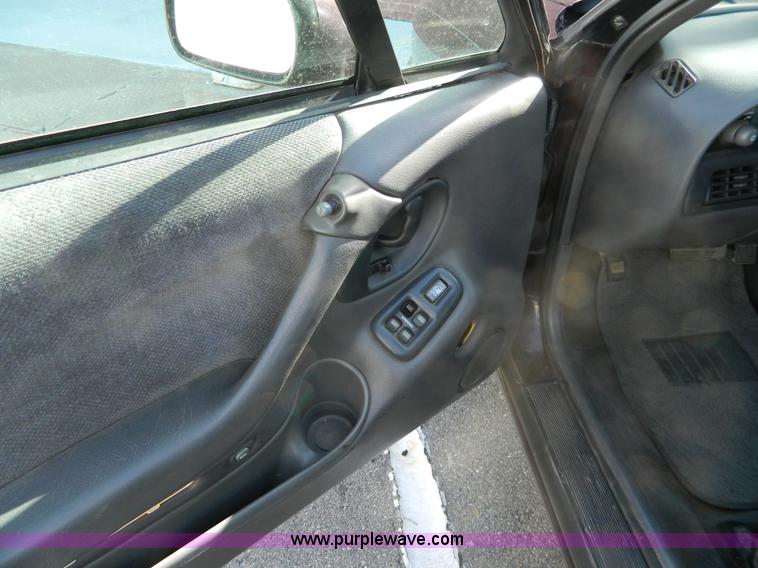 image for item G7504 1999 Pontiac Bonneville SE