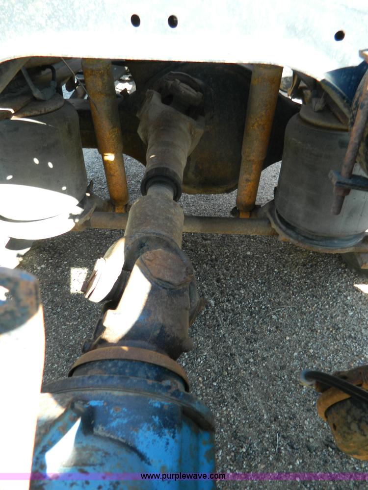 image for item G7505 1992 Ford LTLS9000 semi truck