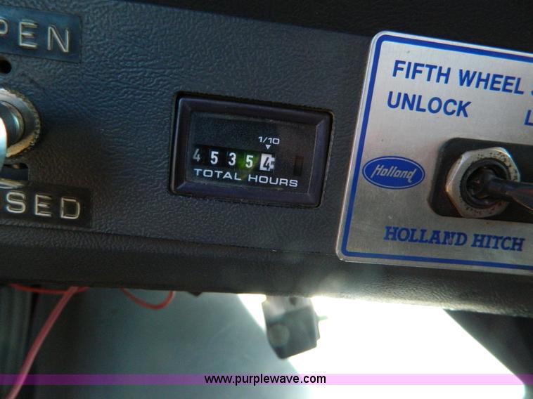 image for item G7505 1992 Ford LTLS9000 semi truck