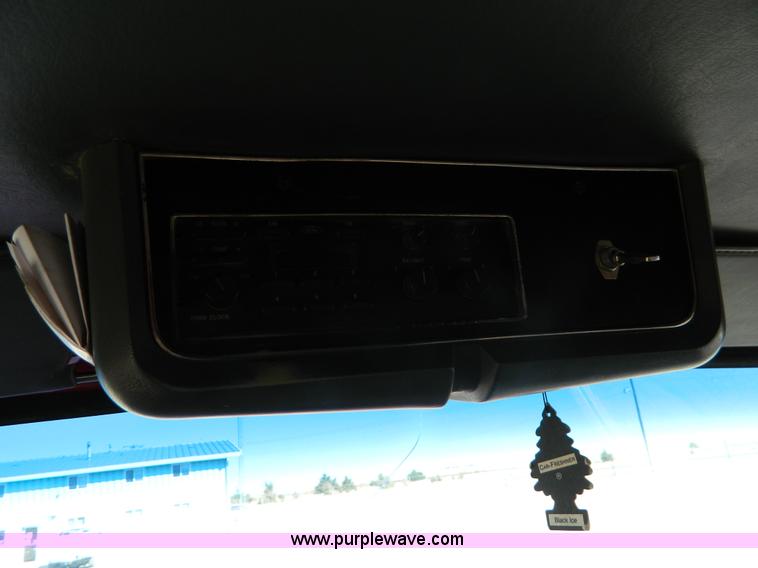 image for item G7505 1992 Ford LTLS9000 semi truck