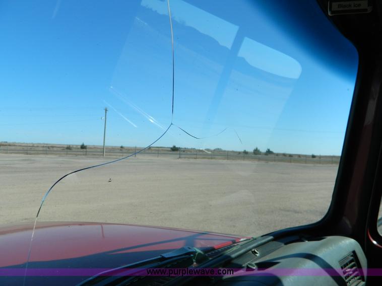 image for item G7505 1992 Ford LTLS9000 semi truck