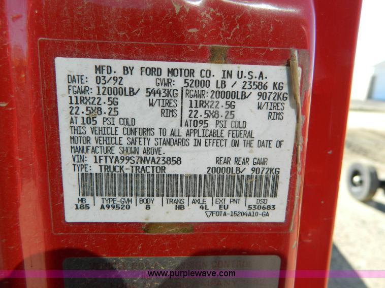 image for item G7505 1992 Ford LTLS9000 semi truck